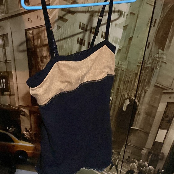 EUC woman’s size 4 (Ivivva by Lululemon) black and grey tank - Picture 6 of 7